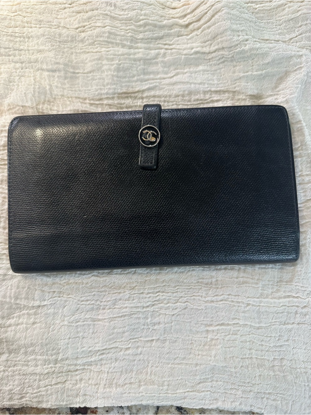 CHANEL Black Caviar Leather Continental Wallet with CC Snap